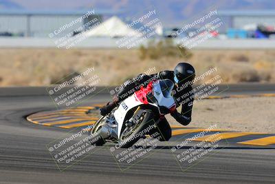 media/Dec-18-2022-SoCal Trackdays (Sun) [[8099a50955]]/Turn 4 (1pm)/